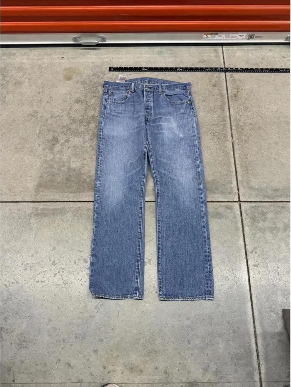 vintage levis 501 faded blue straight fit leg jeans size 34 x 32